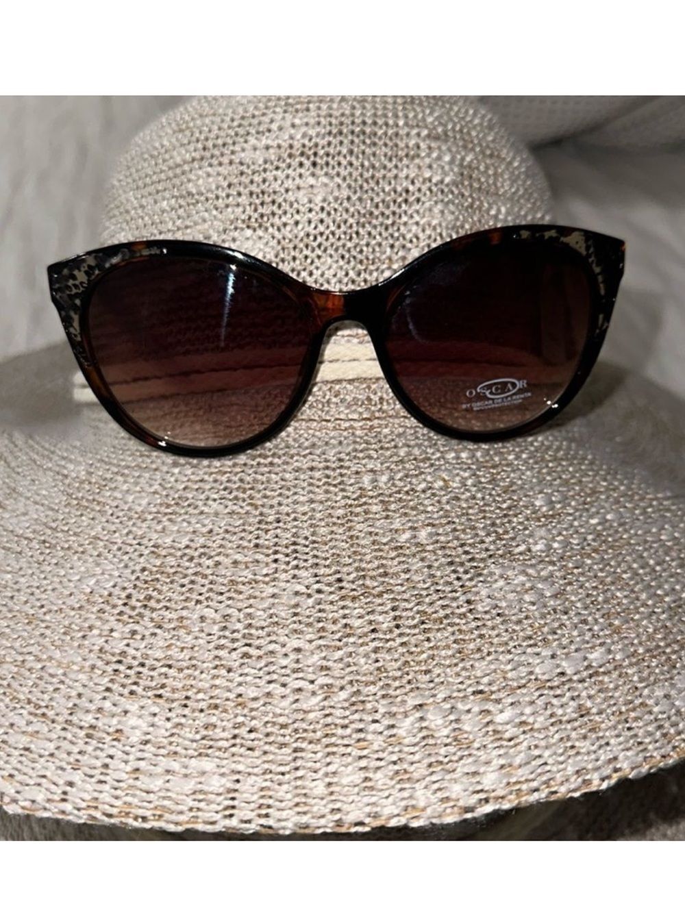 OSCAR x Oscar de la Renta 100% UV Marble Brown Gold Animal Print Sunglasses